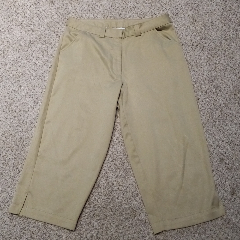 Bolle Tech size 4 golf athletic capris
